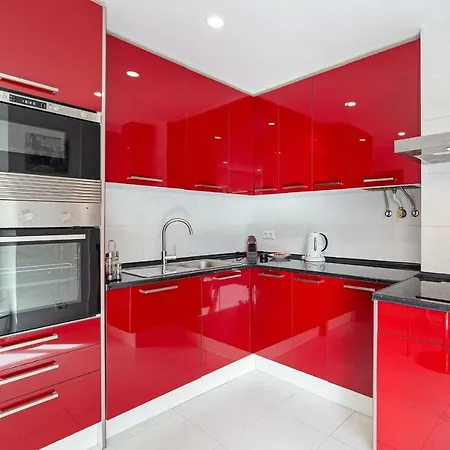 Spacious 3bdr Flat In Amadora W/ Covered Outdoor Area Διαμέρισμα Lisboa
